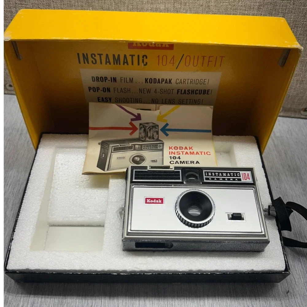 Vintage Kodak Instamatic 104 Camera Outfit with Original‎ Box and Manual 1960s